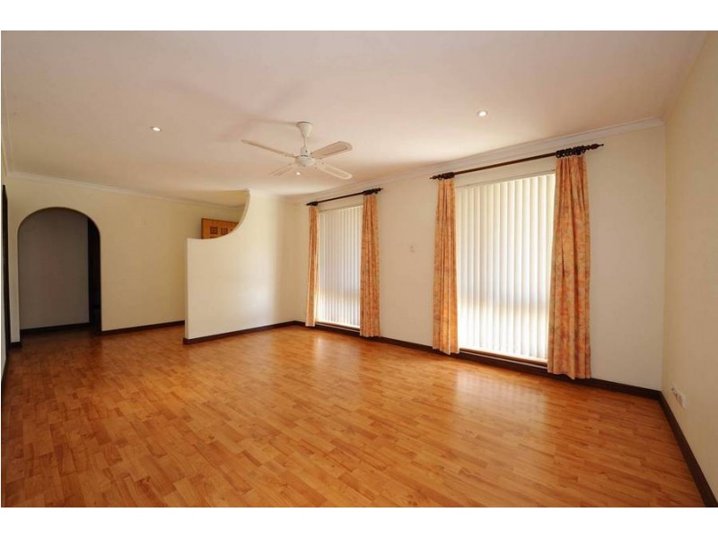 8 Turner Street, Warnbro WA 6169