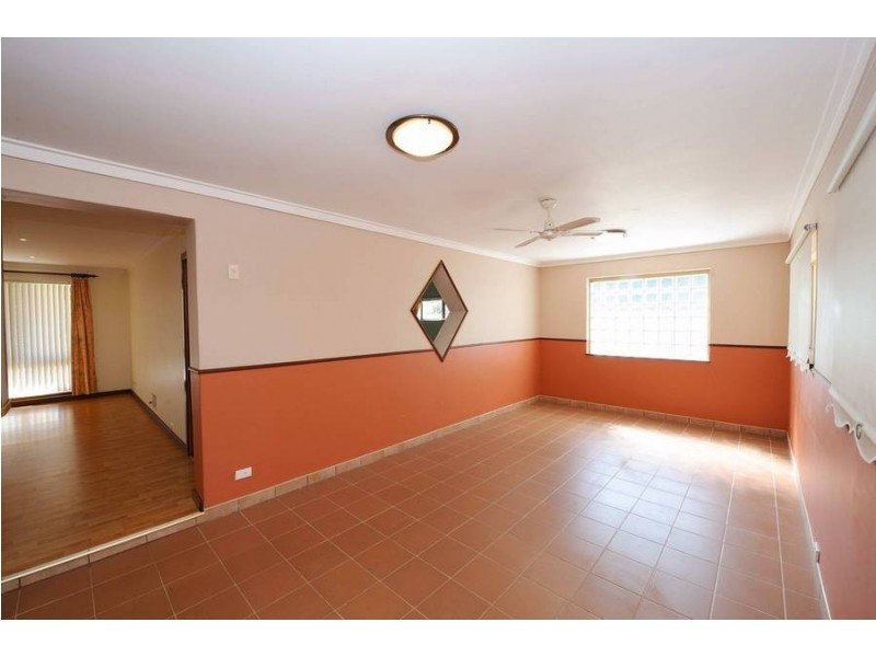 8 Turner Street, Warnbro WA 6169