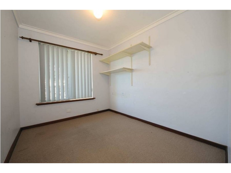 8 Turner Street, Warnbro WA 6169