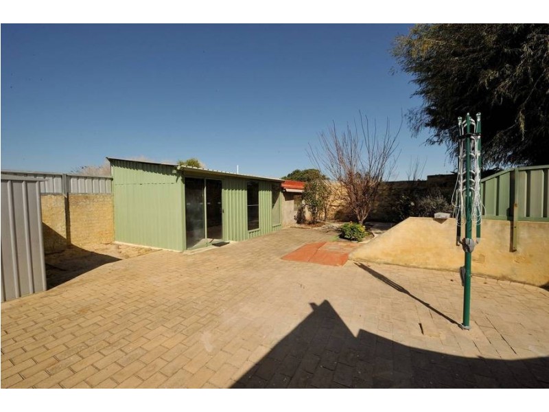 8 Turner Street, Warnbro WA 6169