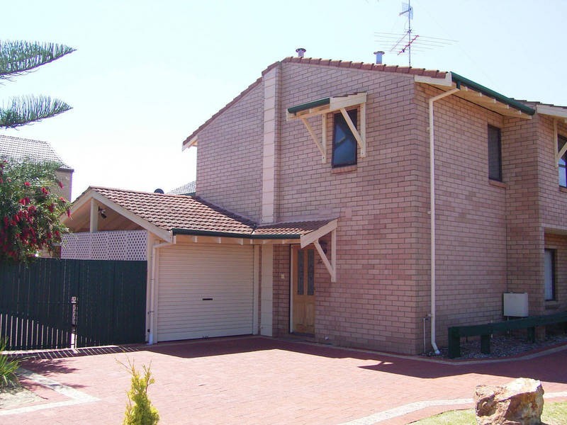 10/14 Vista Avenue, Rockingham WA 6168