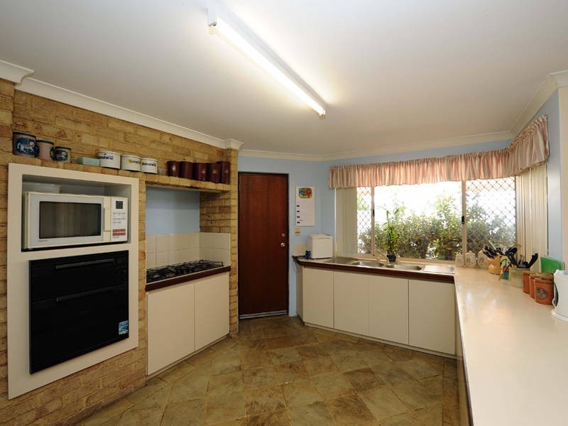 17 Moreton Crescent, Warnbro WA 6169