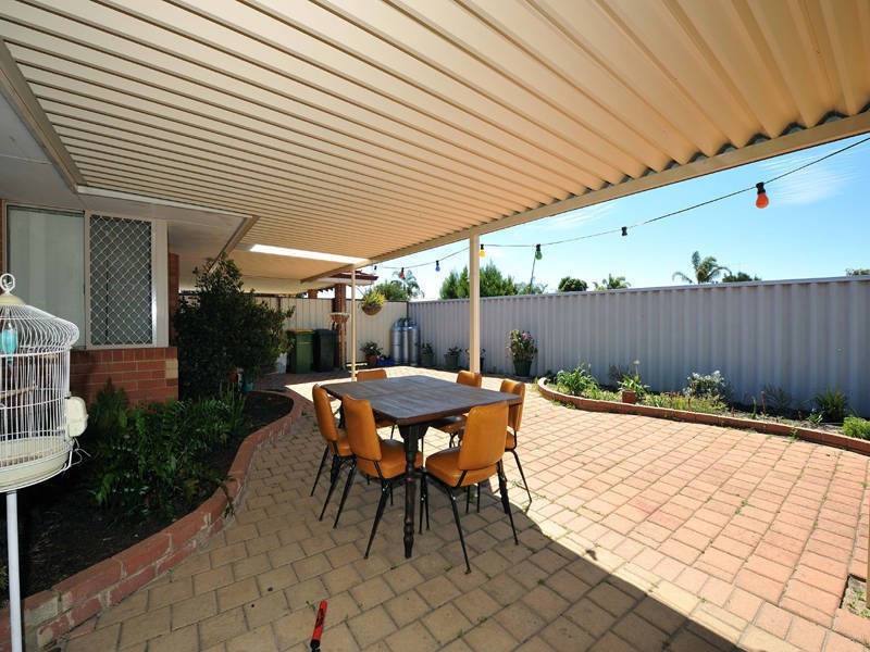 17 Moreton Crescent, Warnbro WA 6169