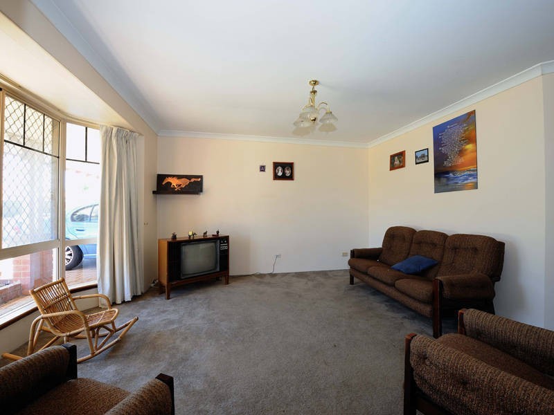 17 Moreton Crescent, Warnbro WA 6169