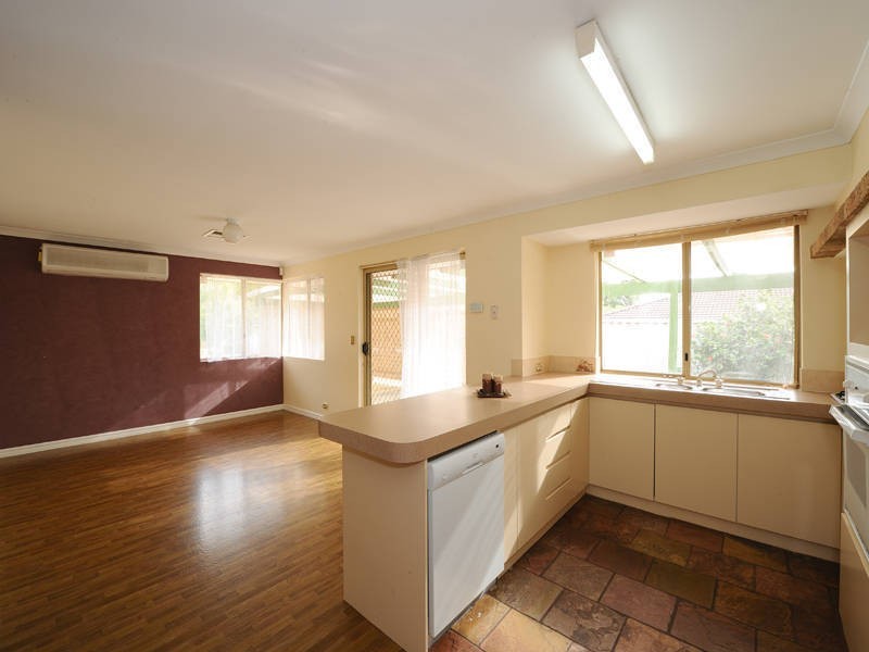 12 Darkins Retreat, Parmelia WA 6167