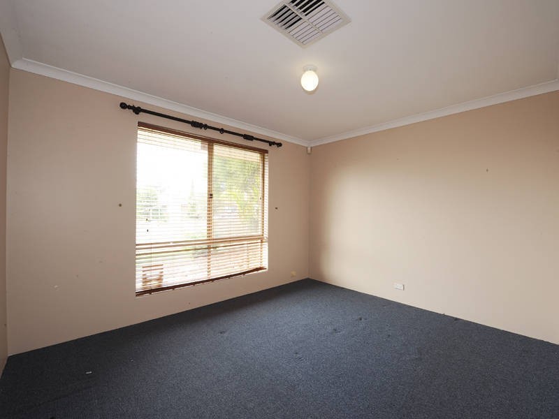 12 Darkins Retreat, Parmelia WA 6167