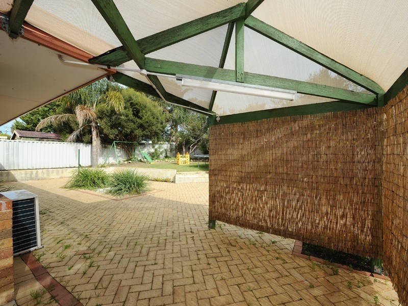 12 Darkins Retreat, Parmelia WA 6167