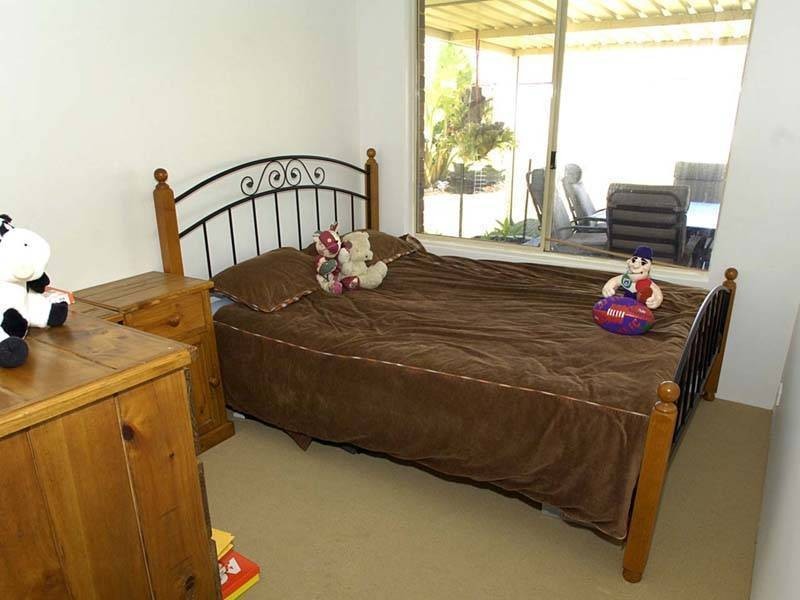 15 Mackay Place, Cooloongup WA 6168