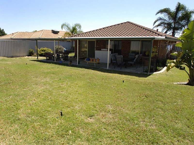 15 Mackay Place, Cooloongup WA 6168