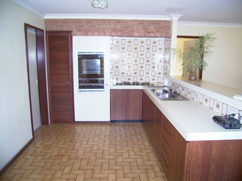 8 Kenton Way, Rockingham WA 6168