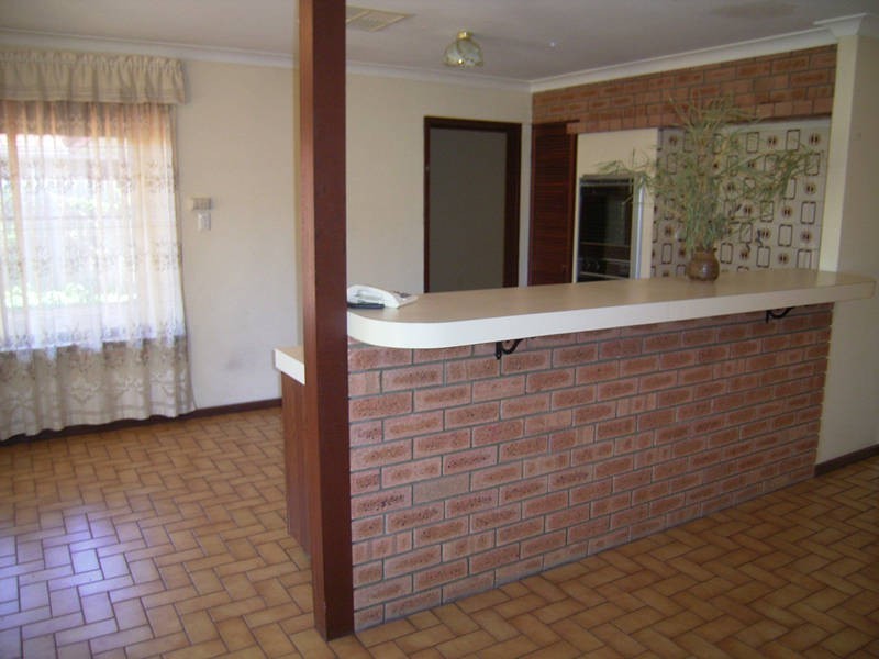 8 Kenton Way, Rockingham WA 6168