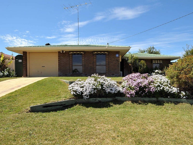 25 Bampton Way, Warnbro WA 6169