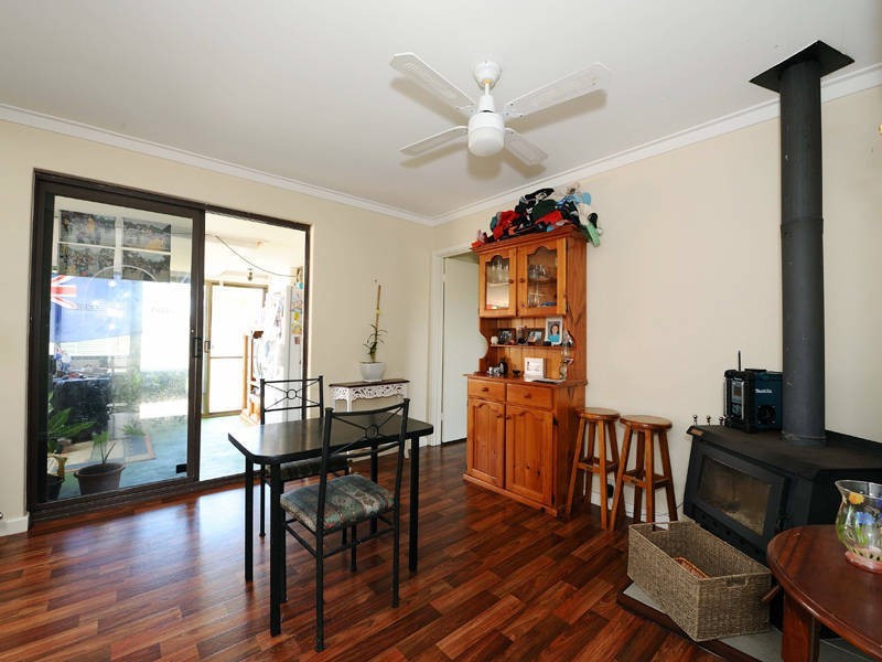 25 Bampton Way, Warnbro WA 6169