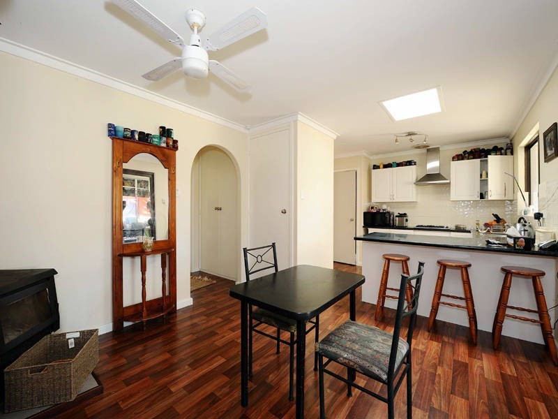 25 Bampton Way, Warnbro WA 6169