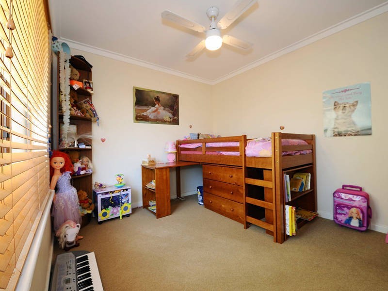 25 Bampton Way, Warnbro WA 6169