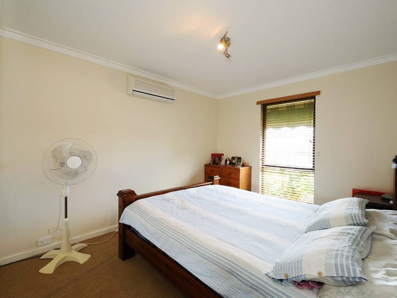 25 Bampton Way, Warnbro WA 6169