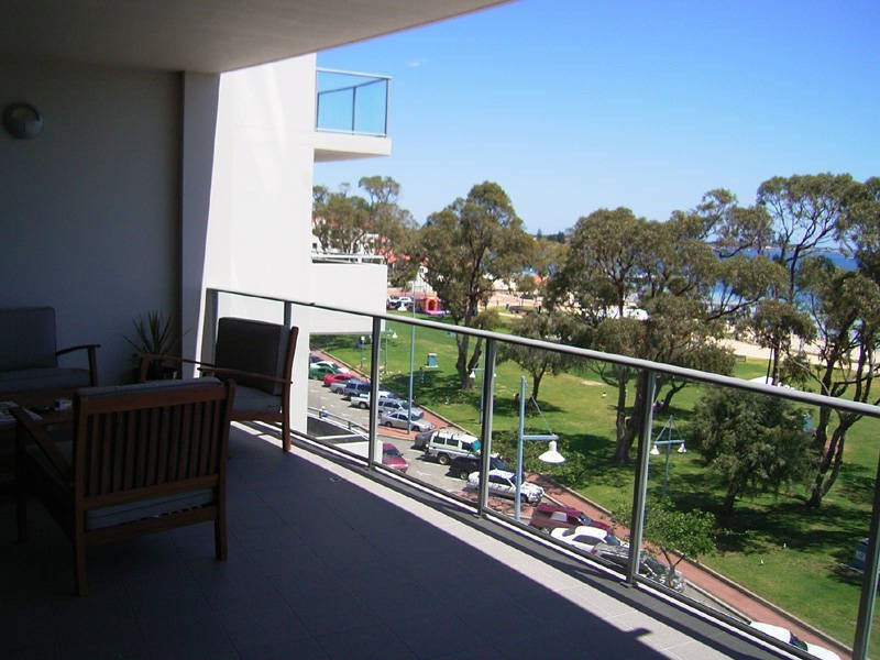 28/21 Rockingham Beach Rd, Rockingham WA 6168