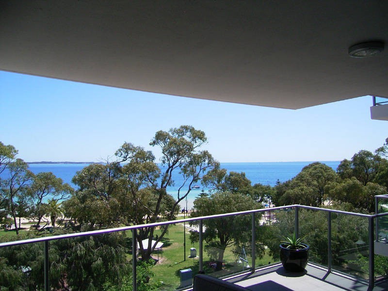 28/21 Rockingham Beach Rd, Rockingham WA 6168