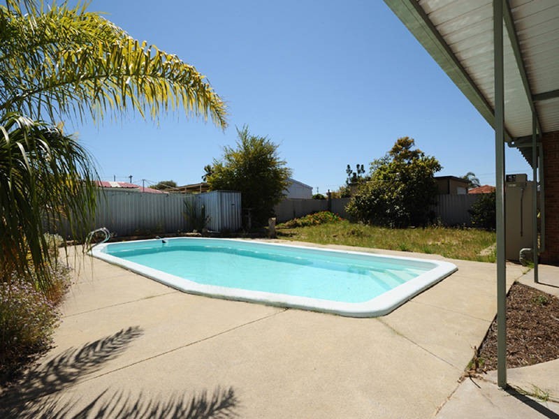 3 Carey Place, Cooloongup WA 6168