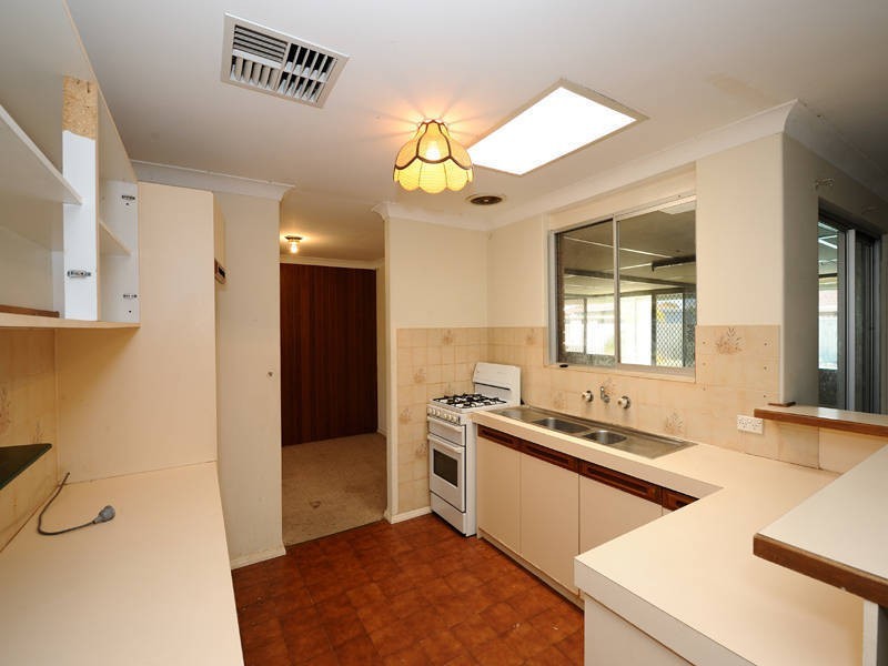 3 Carey Place, Cooloongup WA 6168