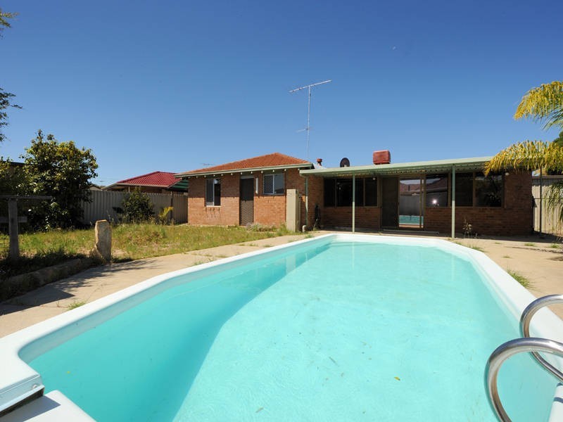 3 Carey Place, Cooloongup WA 6168