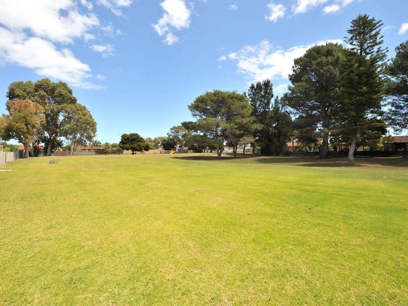 40 Haselmere Circus, Rockingham WA 6168