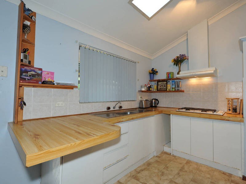 40 Haselmere Circus, Rockingham WA 6168