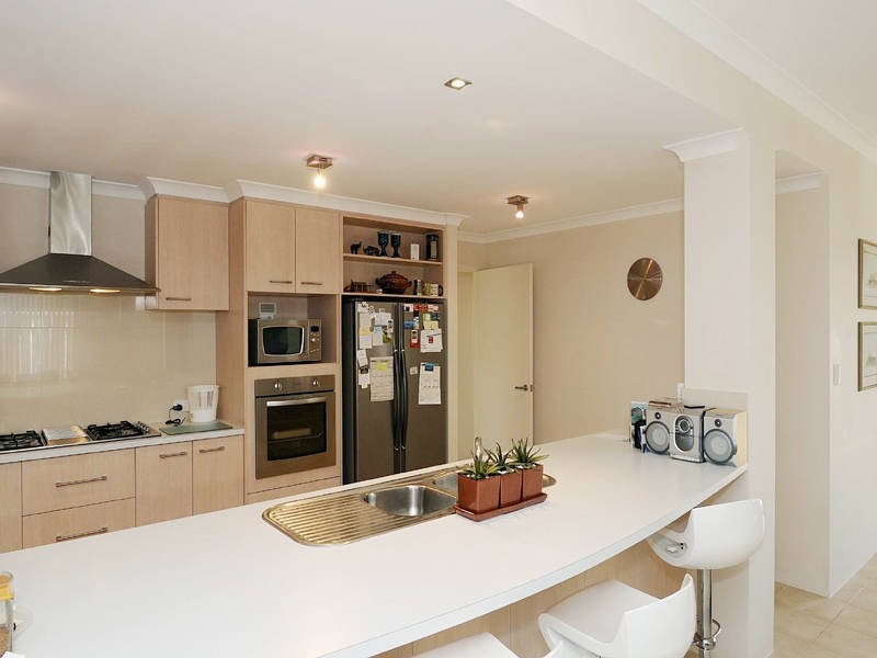 10 Olympic Place, Rockingham WA 6168