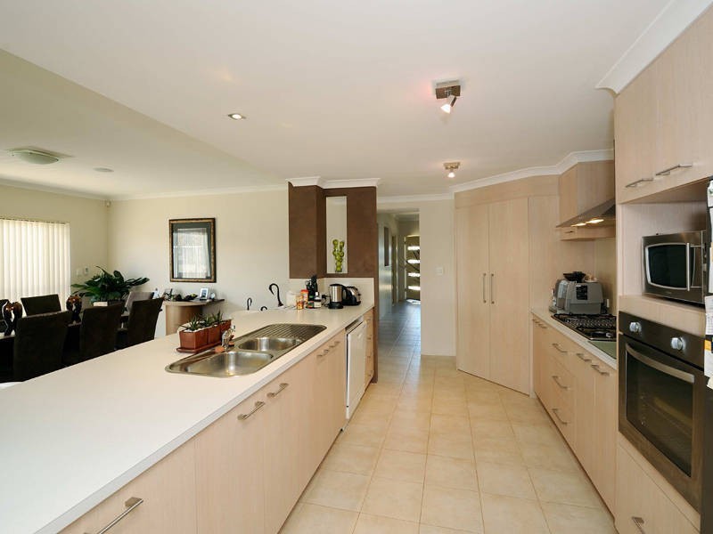 10 Olympic Place, Rockingham WA 6168