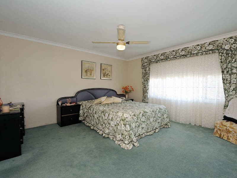 23 Paperbark Mews, Warnbro WA 6169