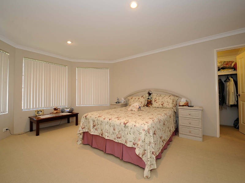 19 Ambleside Parade, Waikiki WA 6169