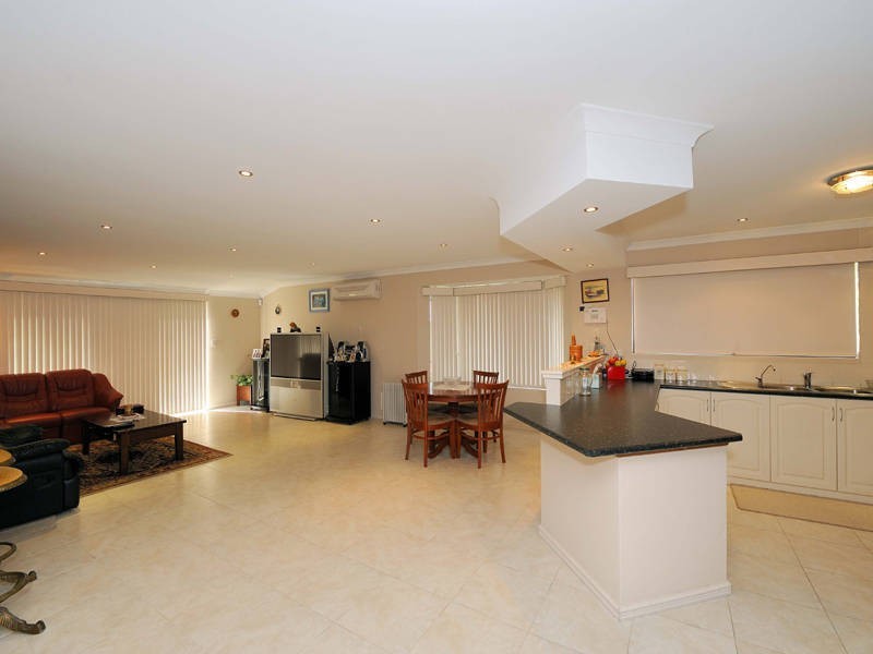 19 Ambleside Parade, Waikiki WA 6169