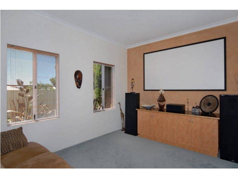 13 Venice Retreat, Warnbro WA 6169