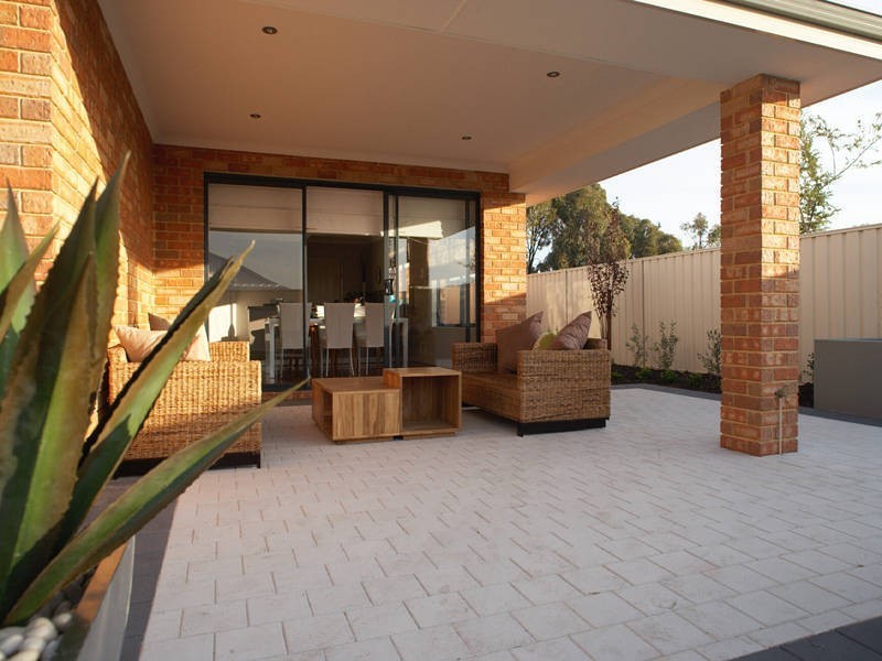 2139 Arrowwood Loop, Secret Harbour WA 6173