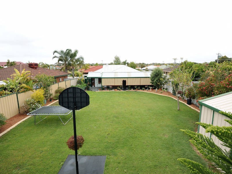 13 Mackay Place, Cooloongup WA 6168