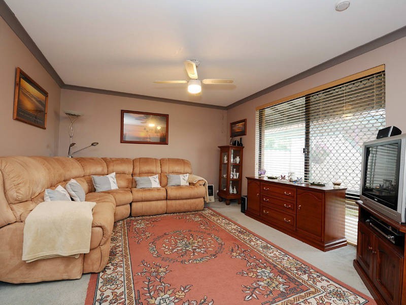 13 Mackay Place, Cooloongup WA 6168