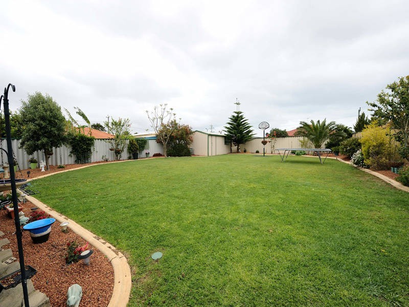 13 Mackay Place, Cooloongup WA 6168