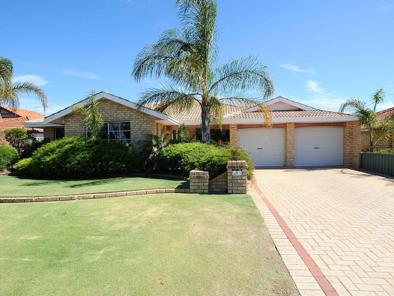 7 Silvertop Circle, Warnbro WA 6169