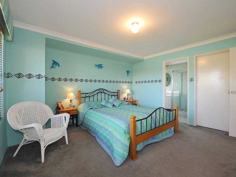 7 Silvertop Circle, Warnbro WA 6169