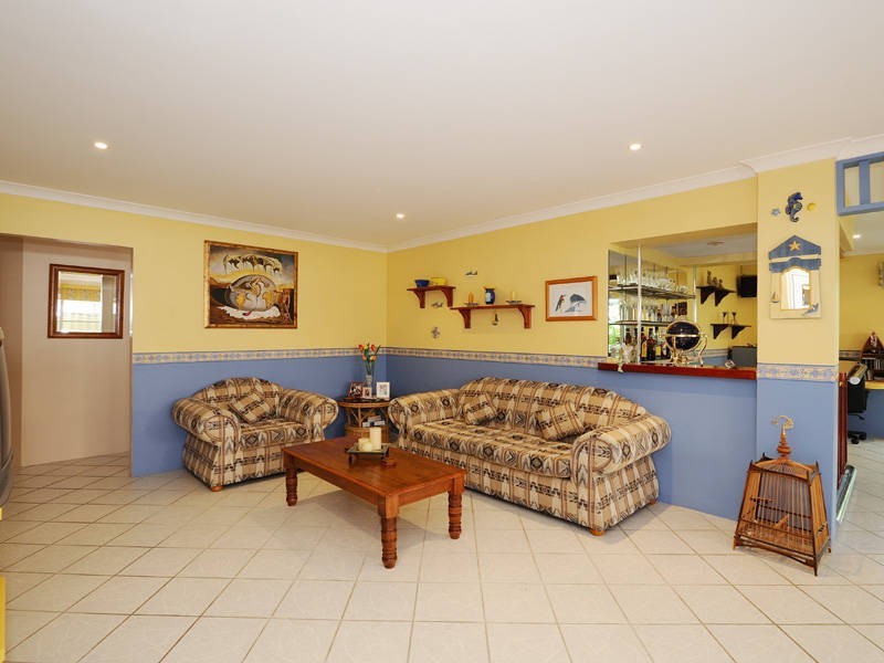 7 Silvertop Circle, Warnbro WA 6169