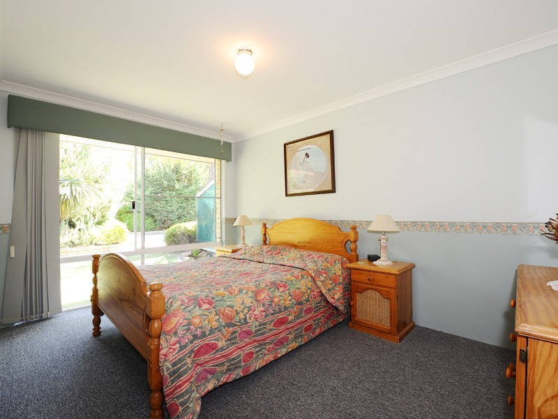7 Silvertop Circle, Warnbro WA 6169