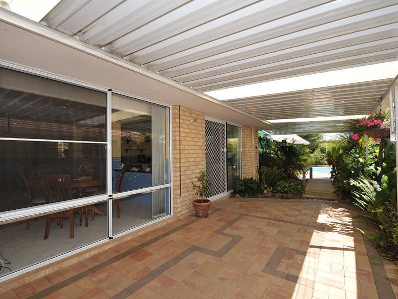 7 Silvertop Circle, Warnbro WA 6169