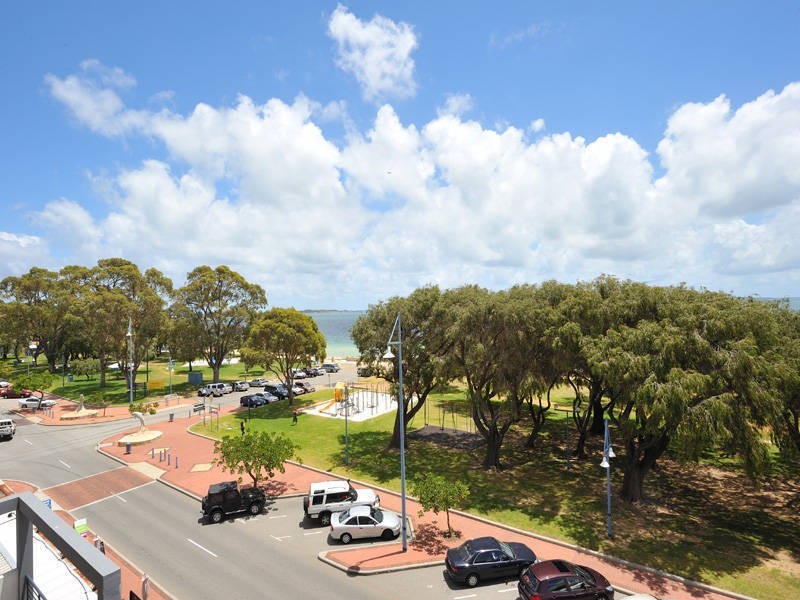 10/43 Rockingham Beach Road, Rockingham WA 6168