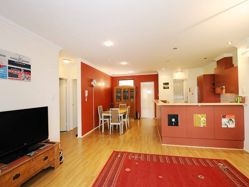 202/4-6 Doepel Street, North Fremantle WA 6159