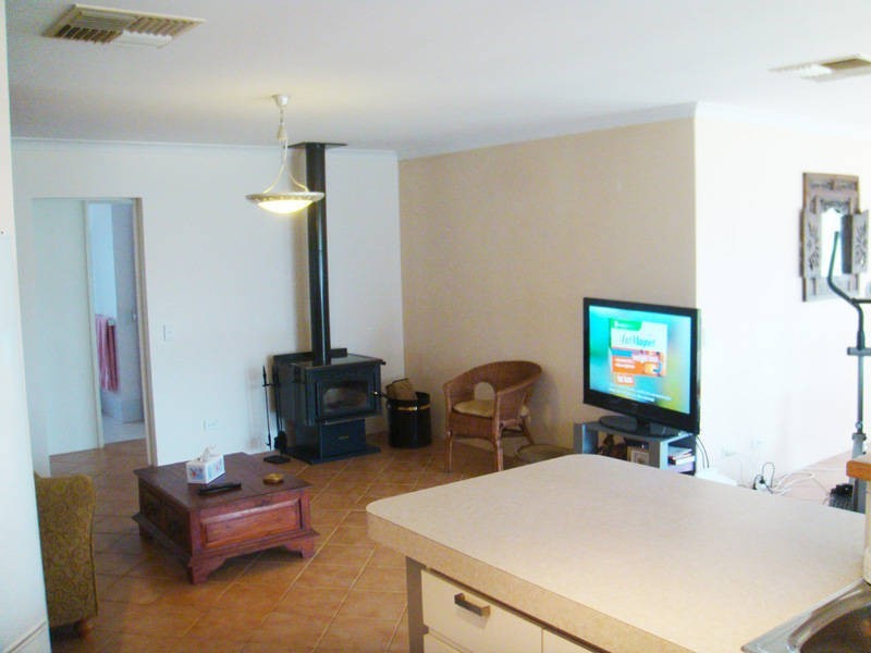 13 Chittering Place, Cooloongup WA 6168