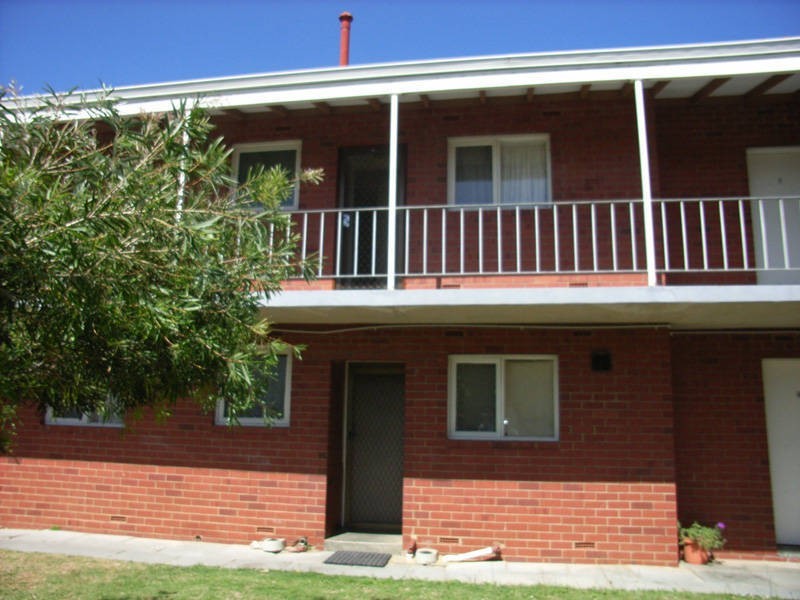 2/15 Corvus Place, Rockingham WA 6168