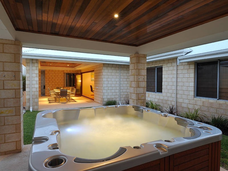 18 Twilight Ridge, Secret Harbour WA 6173