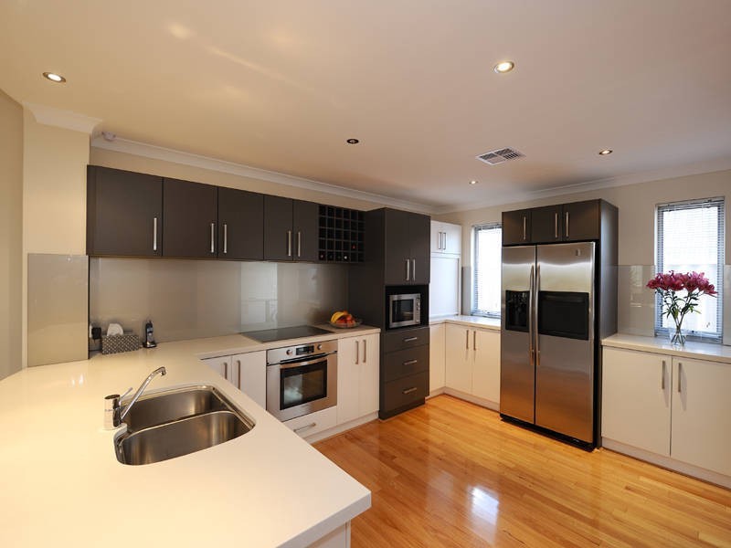 18 Twilight Ridge, Secret Harbour WA 6173