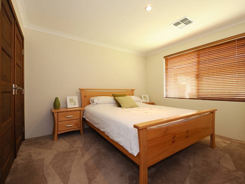 18 Twilight Ridge, Secret Harbour WA 6173