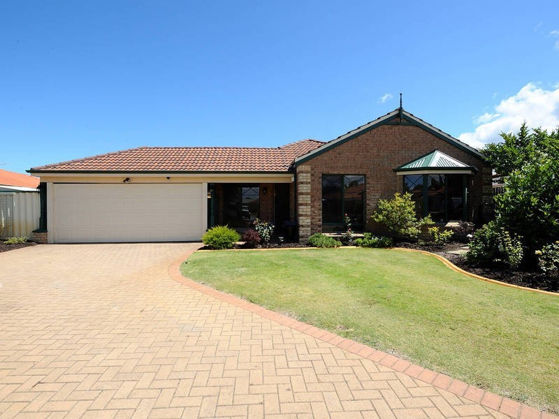 11 Summerhill Place, Warnbro WA 6169